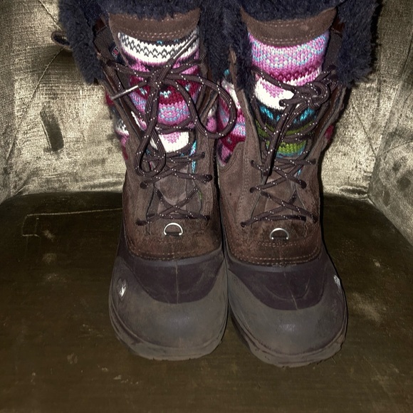 Big girls North Face winter boots size 3 - Picture 2 of 8